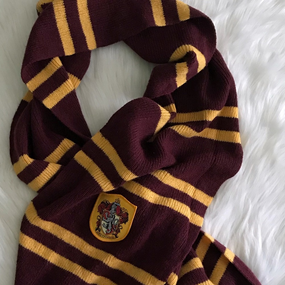 Harry Potter Gryffindor knit striped scarf